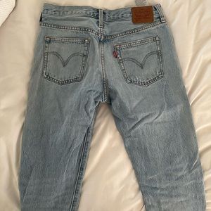 Low rise Levi straight leg ankle length